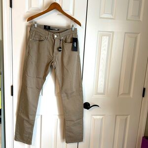 NWT. Men’s Mavi jeans in size W 30 L 32.  Color is Rock Luxe Twill. Brand new.